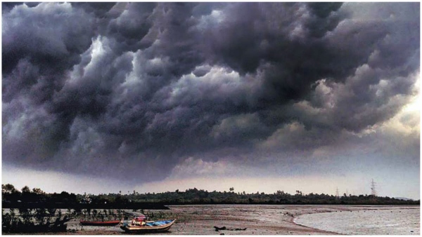 Weather alert next 3 days moderate rain with strong winds in telangana districts