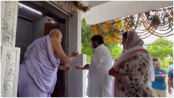 Telangana Budget 2024 Deputy CM Bhatti Vikramarka offers prayers at a temple