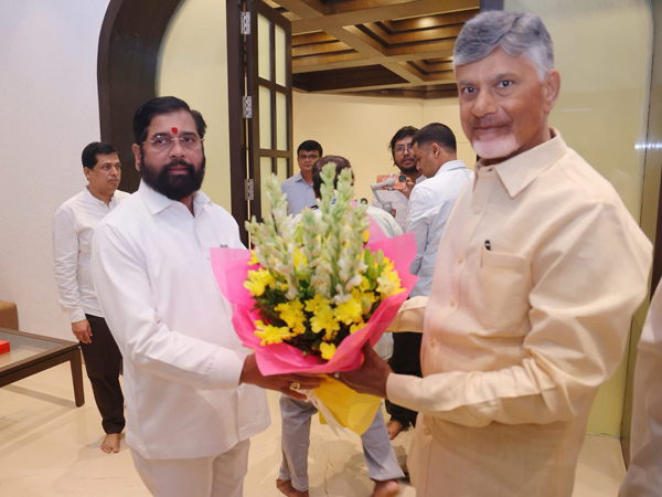 AP CM Chandrababu Naidu met Maharashtra CM Eknath Shinde