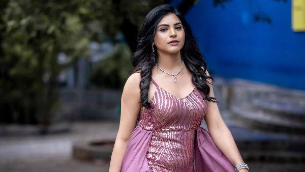 anchor asked Jabardasth actress Priyanka Singh crazy questions