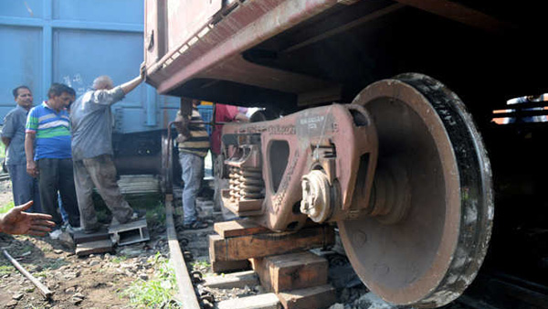 A goods train derailed at Bitragunta railway station causing severe disruption to many trains