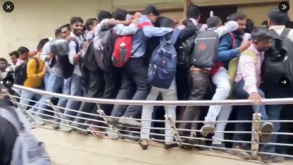 Stampede-like situation in as hundreds turn up for Bharuch hotel job interview