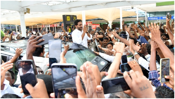 ys jagan mohan reddy returned to Vijayawada after long stay in Bengaluru
