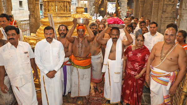 Koil Alwar Thirumanjanam is the Sastroktanga of Srivari Temple in Tirumala Koil Alwar Thirumanjanam is the Sastroktanga of Srivari Temple in Tirumala