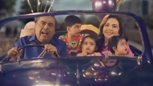 Anant Ambani Radhika Merchant wedding Nita and Mukesh Ambani set the tone for the Sangeet Anant Ambani Radhika Merchant wedding Nita and Mukesh Ambani set the tone for the Sangeet