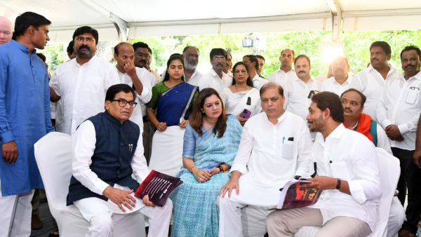 Yanamala predicts YS Jagna joins hands with India Bloc soon