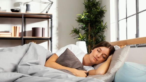 Drinking warm water before going to bed gives many health benefits along with weight reduction