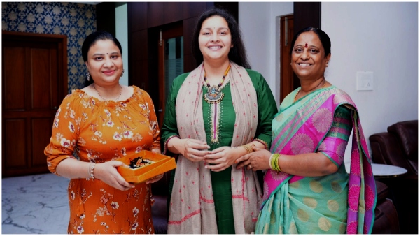 Renu Desai met Minister Konda Surekha