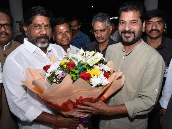 CM Revanth Attends Bhatti vikramarka s Dinner Party in Praja bhavan