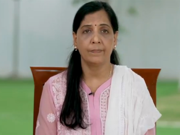 Based on the TDP MP Magunta Srinivasulu Reddy s false statement says Sunita Kejriwal