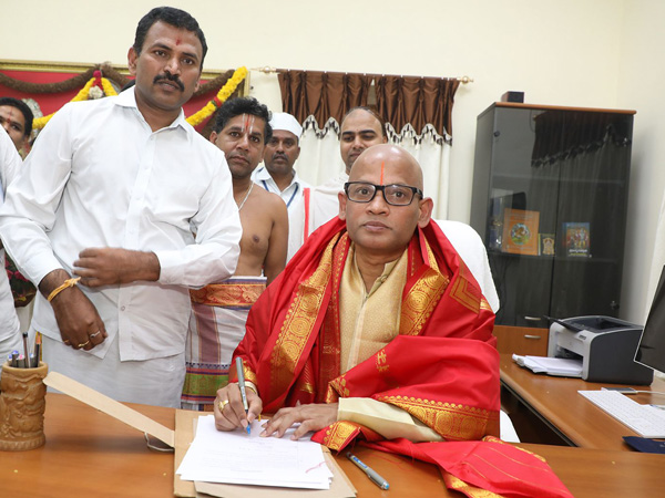 IRS officer Venkaiah Chowdhary takes charge as TTD Additional EO