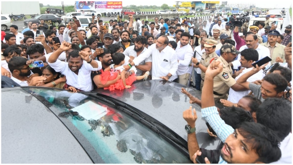 ys jagan started to vinukonda for visiting deceased party worker family amid police restrictions