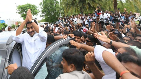 YS Jagan likely to announce welfare fund and insurance facility for the workers of YSRCP YS Jagan likely to announce welfare fund and insurance facility for the workers of YSRCP