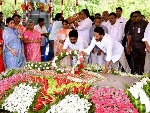 Jagan likely to contest Lok Sabha from Kadapa and Vijayamma to Assembly from Pulivendula Reports