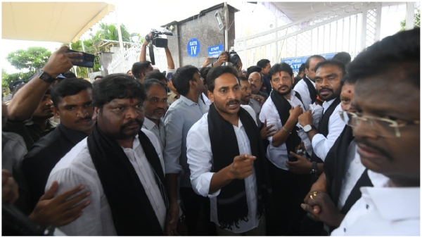 YS Jagan lashes out at NDA govt in Andhra Pradesh