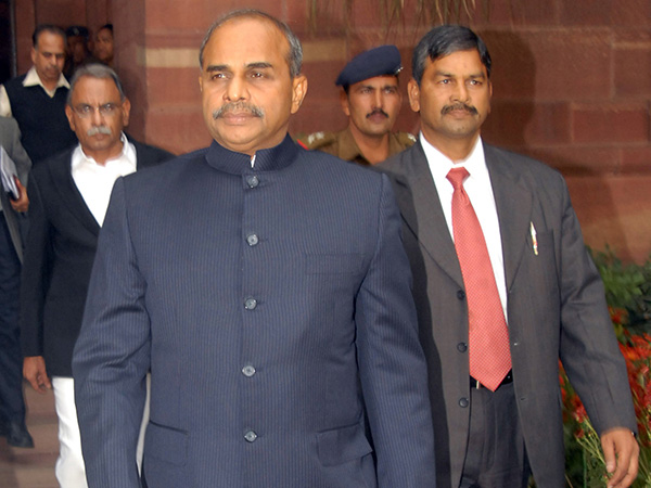 Leaders and supporters paid glowing tributes to Rajasekhar Reddy on his birth Anniversary