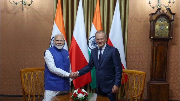 No solution found in war land Modi meets Poland PM