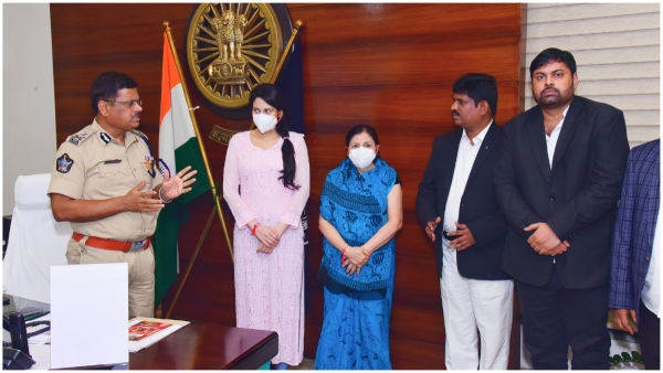 actress Kadambari jethwani meet Vijayawada cp complained on harassment against her and family