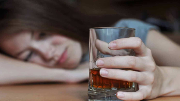 Reasons why women become addicted to alcohol