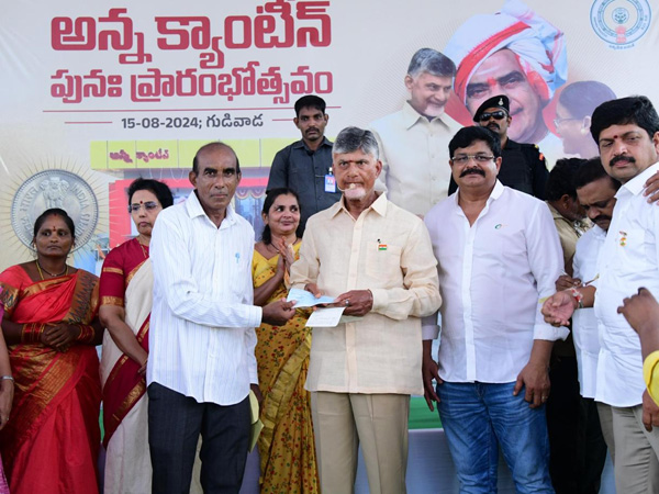 ap government to bear rs 479cr burden to run anna canteens annually