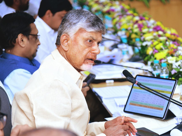 Chandrababu orders house sites to poor in Vijayawada Guntur only instead of Amaravati R5 Zone Chandrababu orders house sites to poor in Vijayawada Guntur only instead of Amaravati R5 Zone