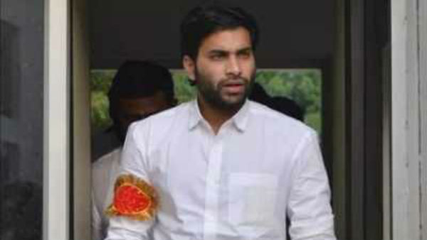 Police stopped Devineni Aviansh dubai visit due to police against him TDP office attack case Police stopped Devineni Aviansh dubai visit due to police against him TDP office attack case