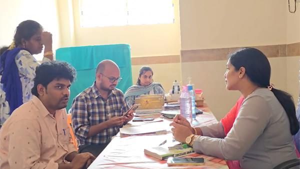 who is mla in darsi tdp lost candidate gottipati Lakshmi Hungama in government hospital