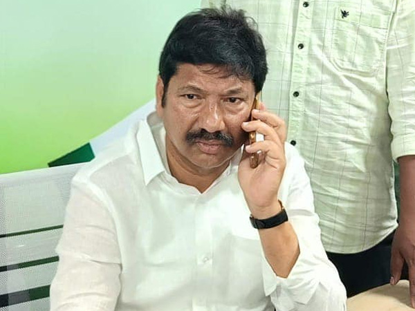 https telugu oneindia com news andhra-pradesh municipal-councilors-give-green-signal-to-hindupuram-chairman-indraja-resignation-400251 html https telugu oneindia com news andhra-pradesh municipal-councilors-give-green-signal-to-hindupuram-chairman-indraja-resignation-400251 html