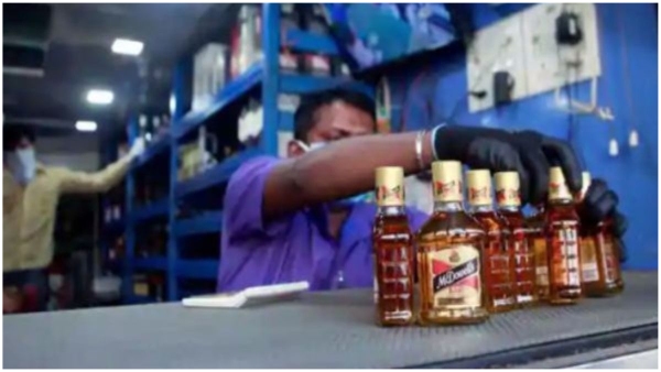 Karnataka Govt extends liquor serving hours in bars and restaurants in Bengaluru till 1 am