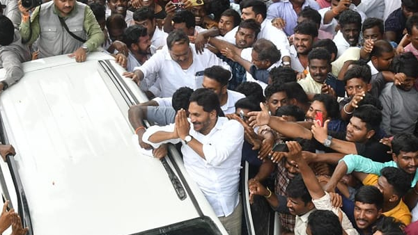 ys jagan on alert with nda plans to grab vizag local bodies mlc seat without majority