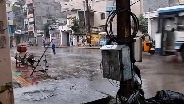 Heavy rains alert in Telangana CS key instructions on school holidays