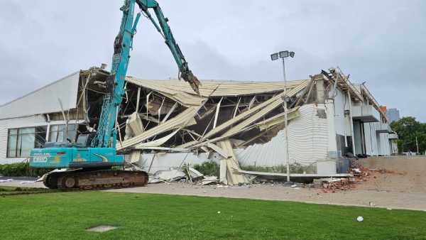 Hydra demolished Actor Nagarjun s N Convention centre netizens praises the decision