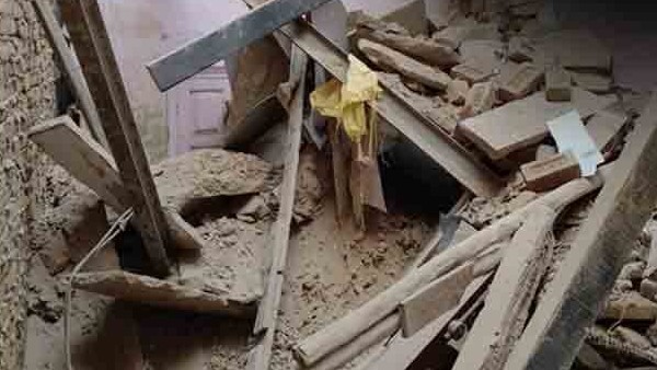 The horror in Varanasi Two houses collapsed Eight people were buried alive