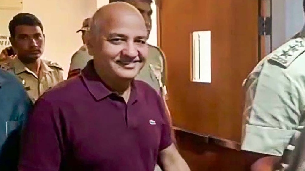 Supreme Court grants bail to Manish Sisodia in Delhi liquor policy case Supreme Court grants bail to Manish Sisodia in Delhi liquor policy case