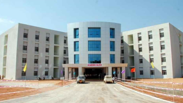 800 students hospitalized in nuzvid IIIT special committee begins probe