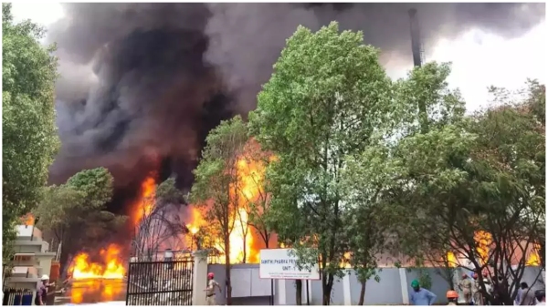 reacor blast in atchutapuram SEZ pharma company 7 deats and 50casualities chandrababu orders immediate help reacor blast in atchutapuram SEZ pharma company 7 deats and 50casualities chandrababu orders immediate help