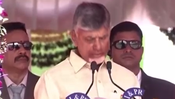 Chandrababu calls for rebranding ap in independence day speech old fee reimbursement scheme again