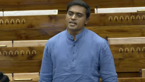 ysrcp big shock to nda government first time in last 10 years opposed wakf bill in parliament