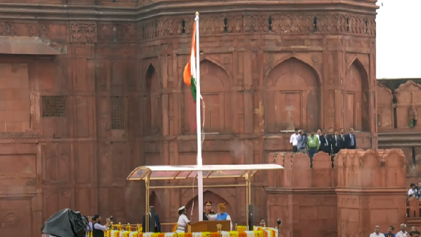 PM Modi hoists the National Flag at Red Fort on 78th Independence Day