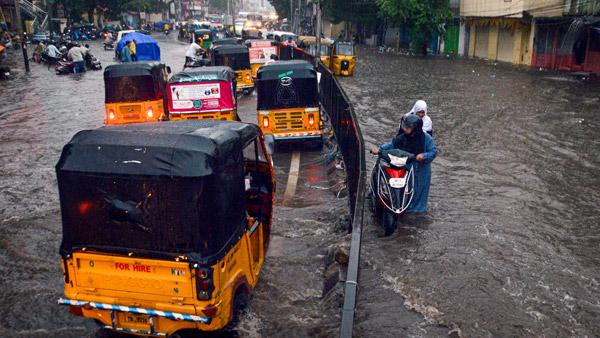 IMD Warns of Heavy rains in Hyderabad issues red alert