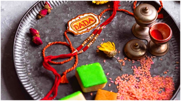 On Rakhi festival blue moon with auspicious yogas gives wealth to these zodiac signs