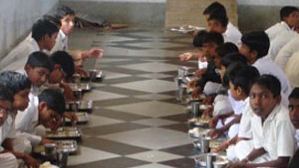 Four stundets died with Food poison in Orphon Center at Narsipatnam