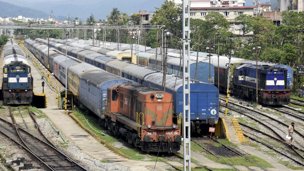 indian railway implement rail madad service for passengers