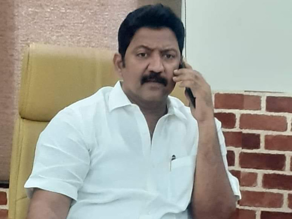 Police issues lookout notices on Vallabhaneni Vamsi in TDP office Attack case