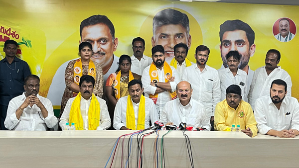 setback to ysrcp in vijayawada as three corporators joins tdp in west constituency setback to ysrcp in vijayawada as three corporators joins tdp in west constituency
