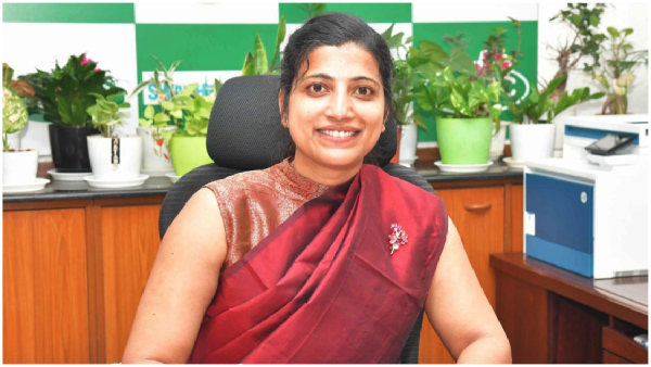 GHMC Commissioner Amrapali sensational orders ban on posters and banners