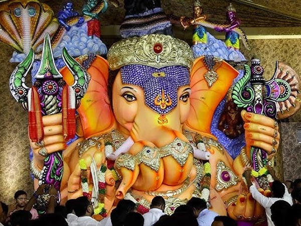 Balapur Ganesha Shobhayatra continues for 19 kms police said