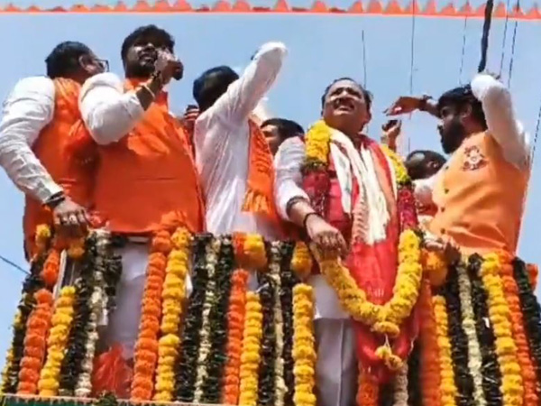 Kolanu Shankar Reddy gets the Balapur Ganesh Laddu for Rs 30 lakh in an auction Kolanu Shankar Reddy gets the Balapur Ganesh Laddu for Rs 30 lakh in an auction
