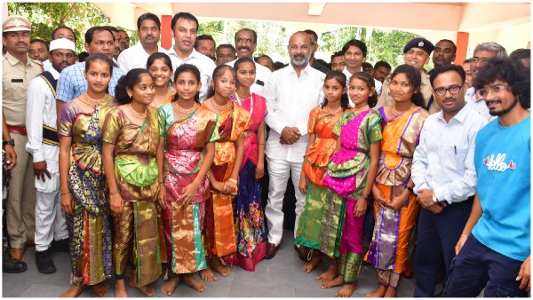 Union Minister Bandi Sanjay visited Marimadla Ekalavya School Union Minister Bandi Sanjay visited Marimadla Ekalavya School