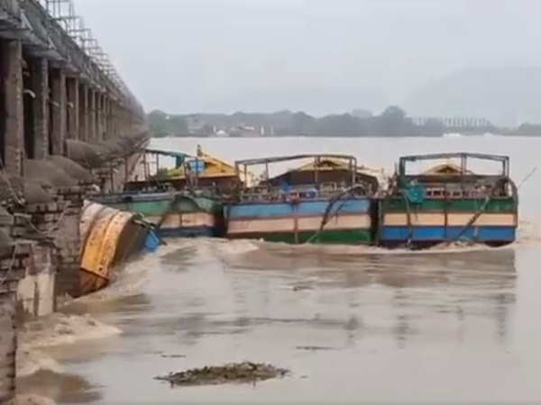 Vijayawada floods 2024 Gates at Prakasam Barrage Damaged as hits by the boats downstream